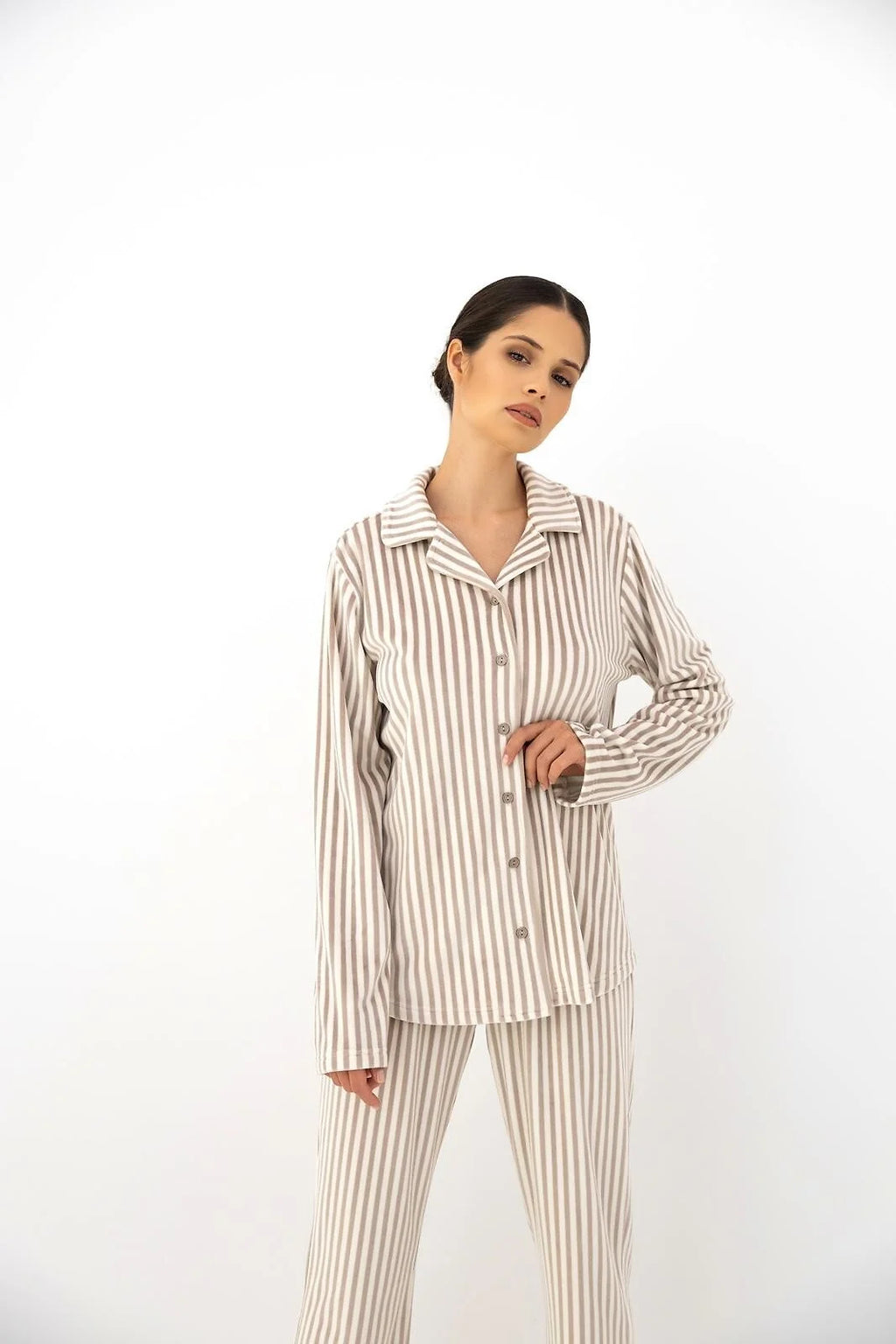 Avelin - pigiama caldo da donna in tessuto soft con bottoni
