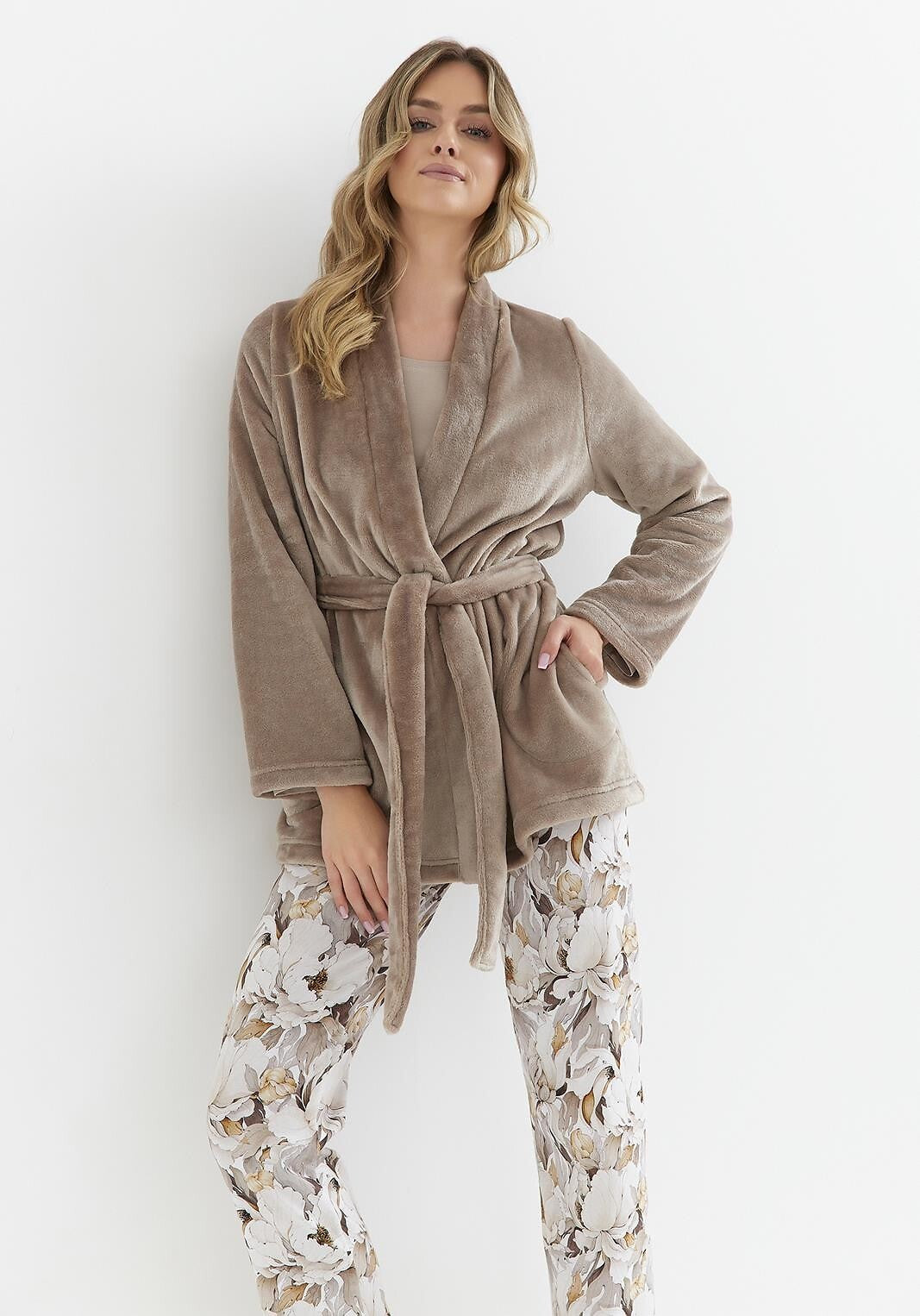 Calda vestaglia corta da donna camelia 140
