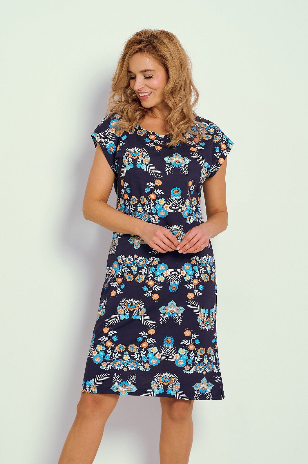 Camicia estiva da donna realizzata in cotone di alta