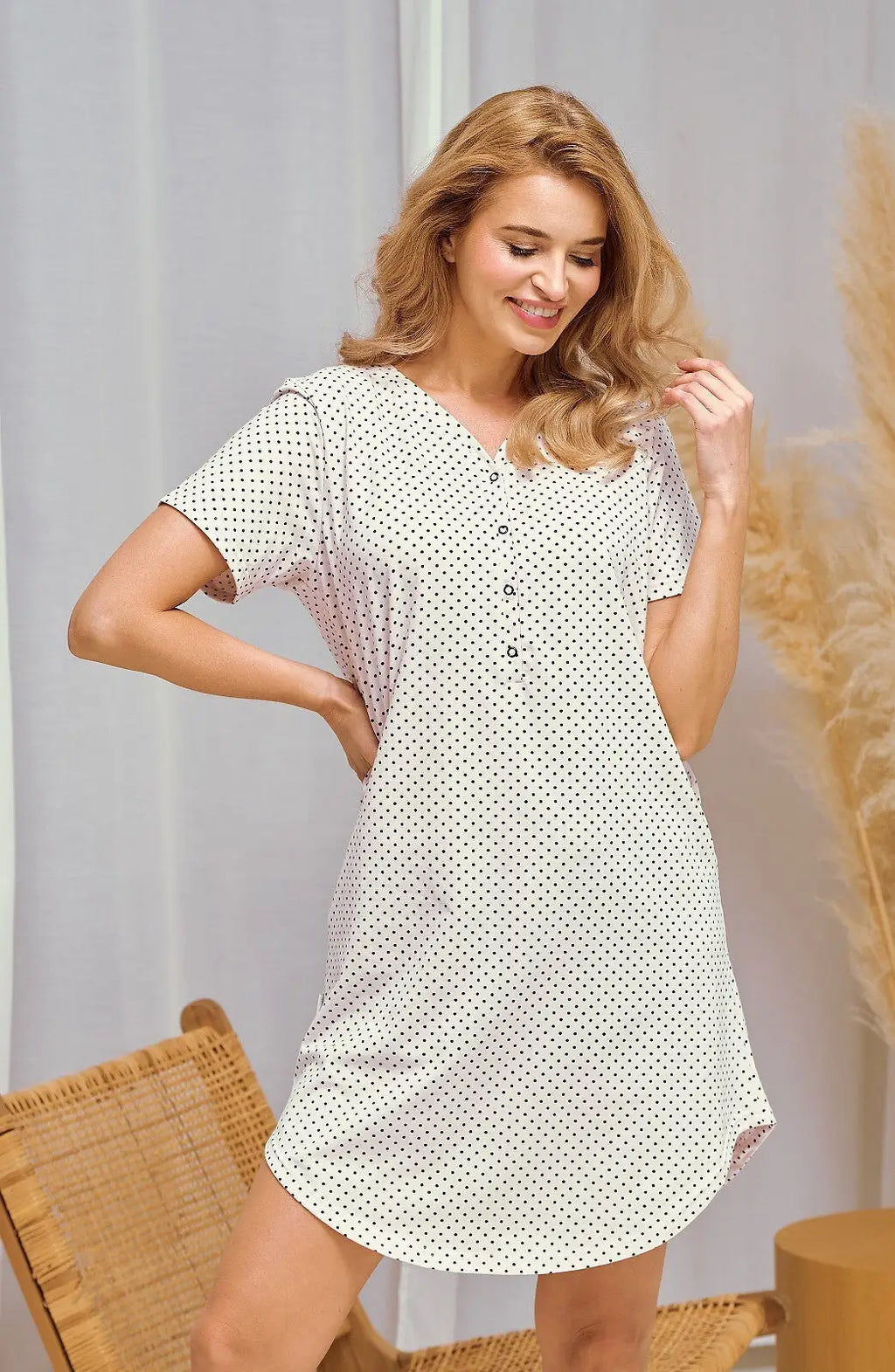 Camicia estiva da donna realizzata in cotone di alta