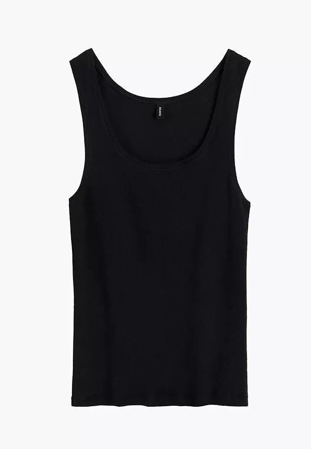 Canotta essential rib – eleganza quotidiana in cotone