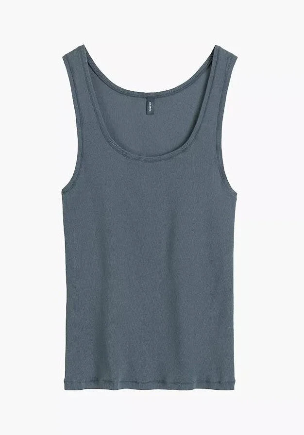 Canotta essential rib – eleganza quotidiana in cotone