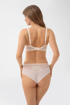 (dora) slip brasiliana – sensualità invisibile e dettagli