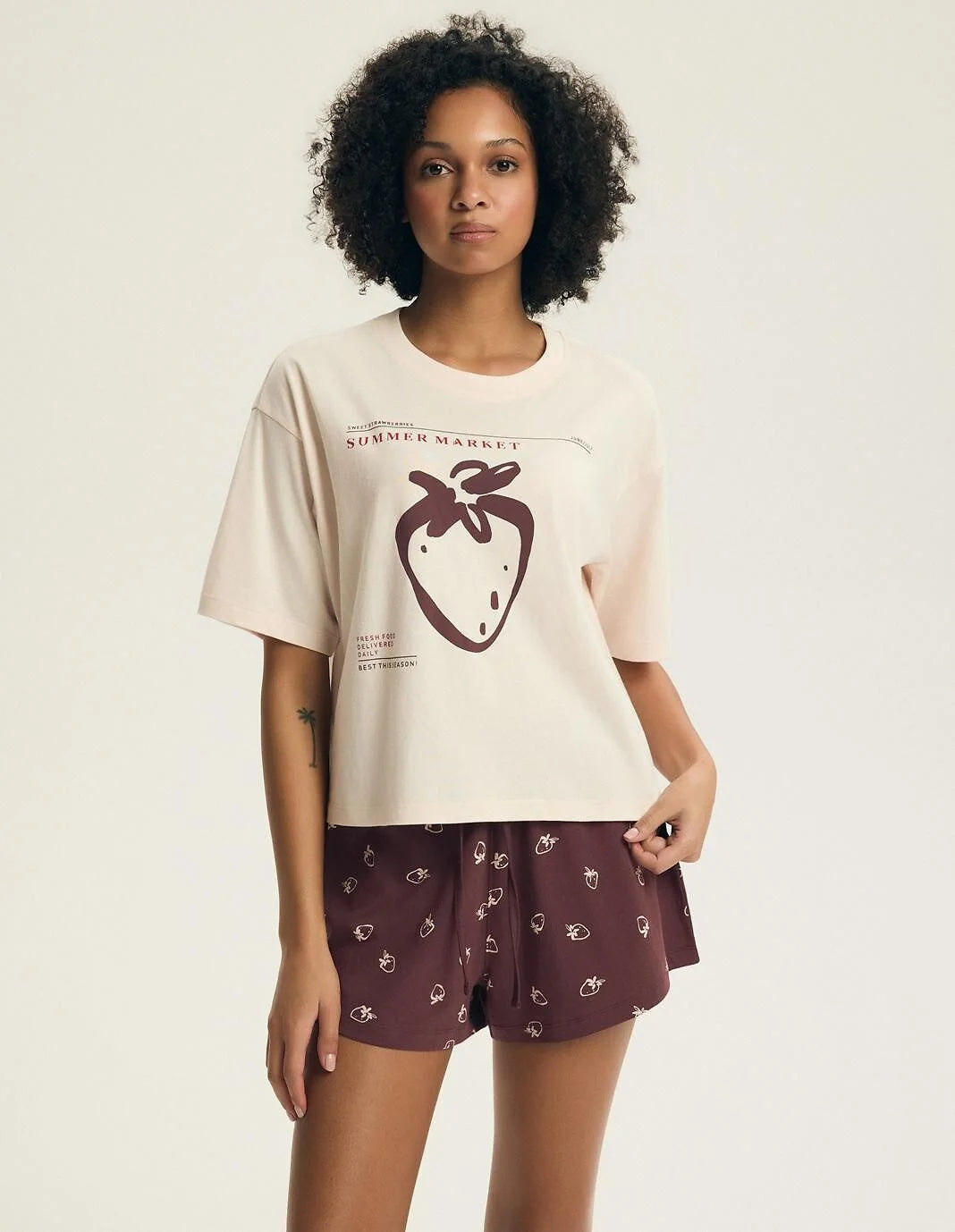 Evika | pigiama estivo donna con crop top e shorts fragole