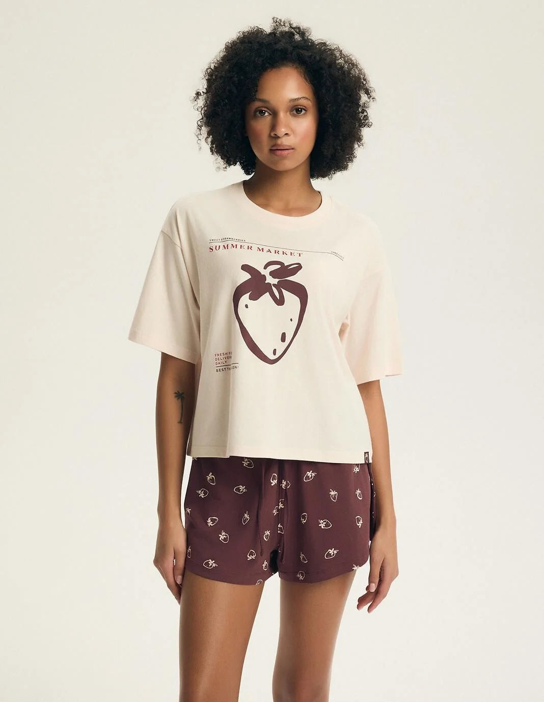 Evika | pigiama estivo donna con crop top e shorts fragole