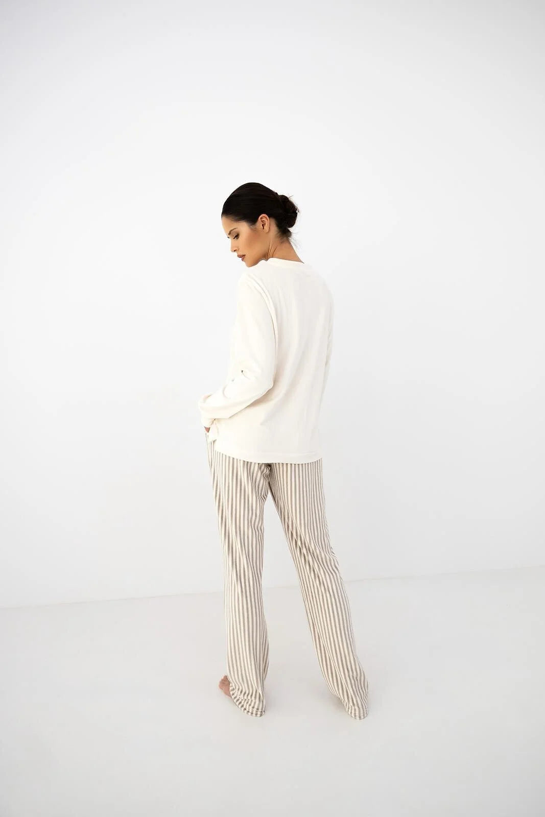 Nolia - pigiama lungo da donna in tessuto soft con scollo