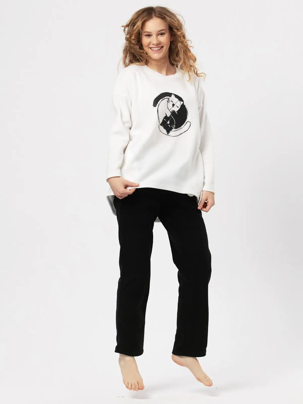 Pigiama caldo da donna realizzato in morbido micropile