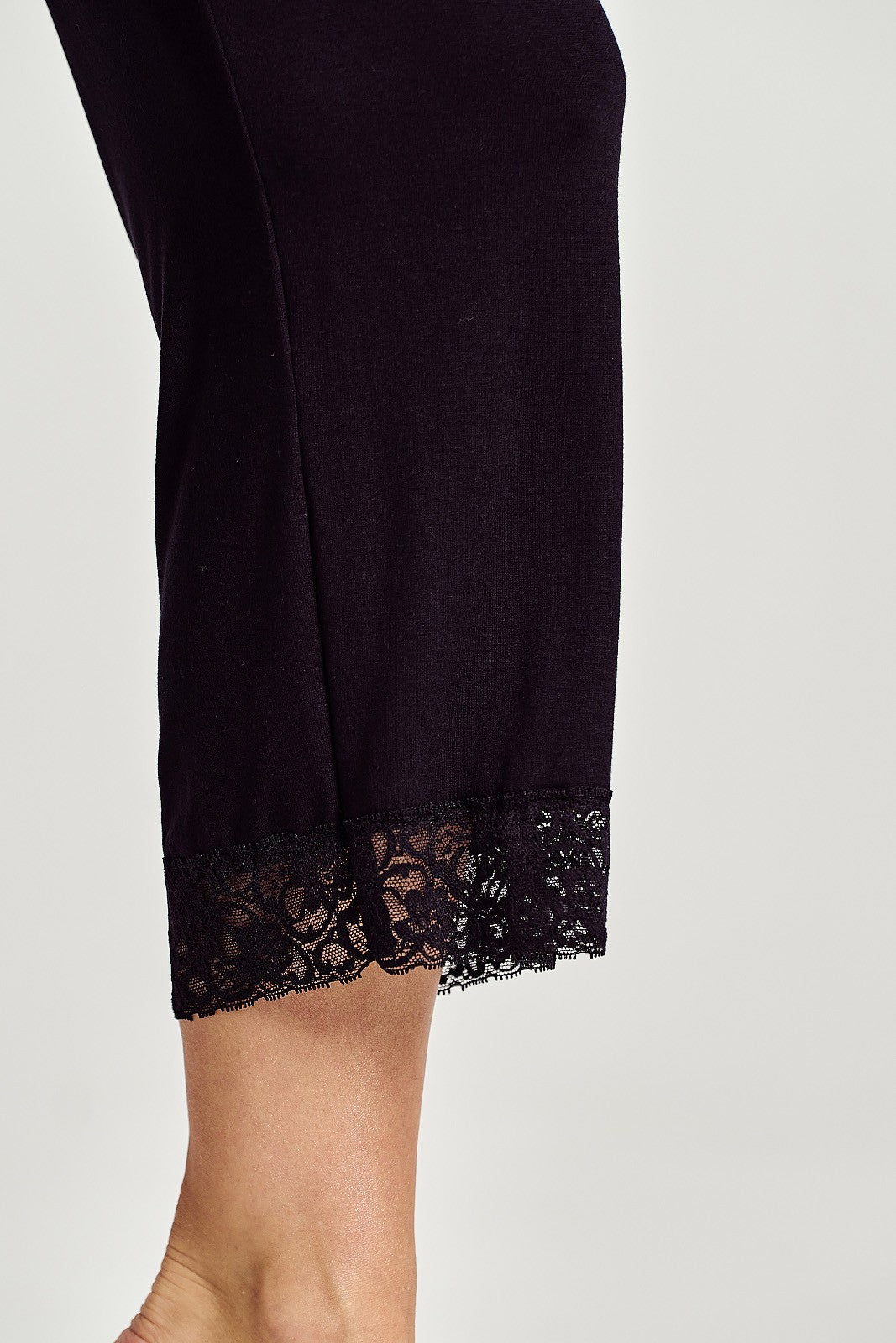 Pigiama da donna elegante in viscosa - mercy - nero