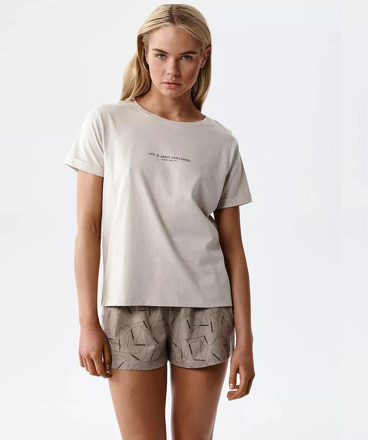 Pigiama donna in 100% cotone – t-shirt con scritta e shorts