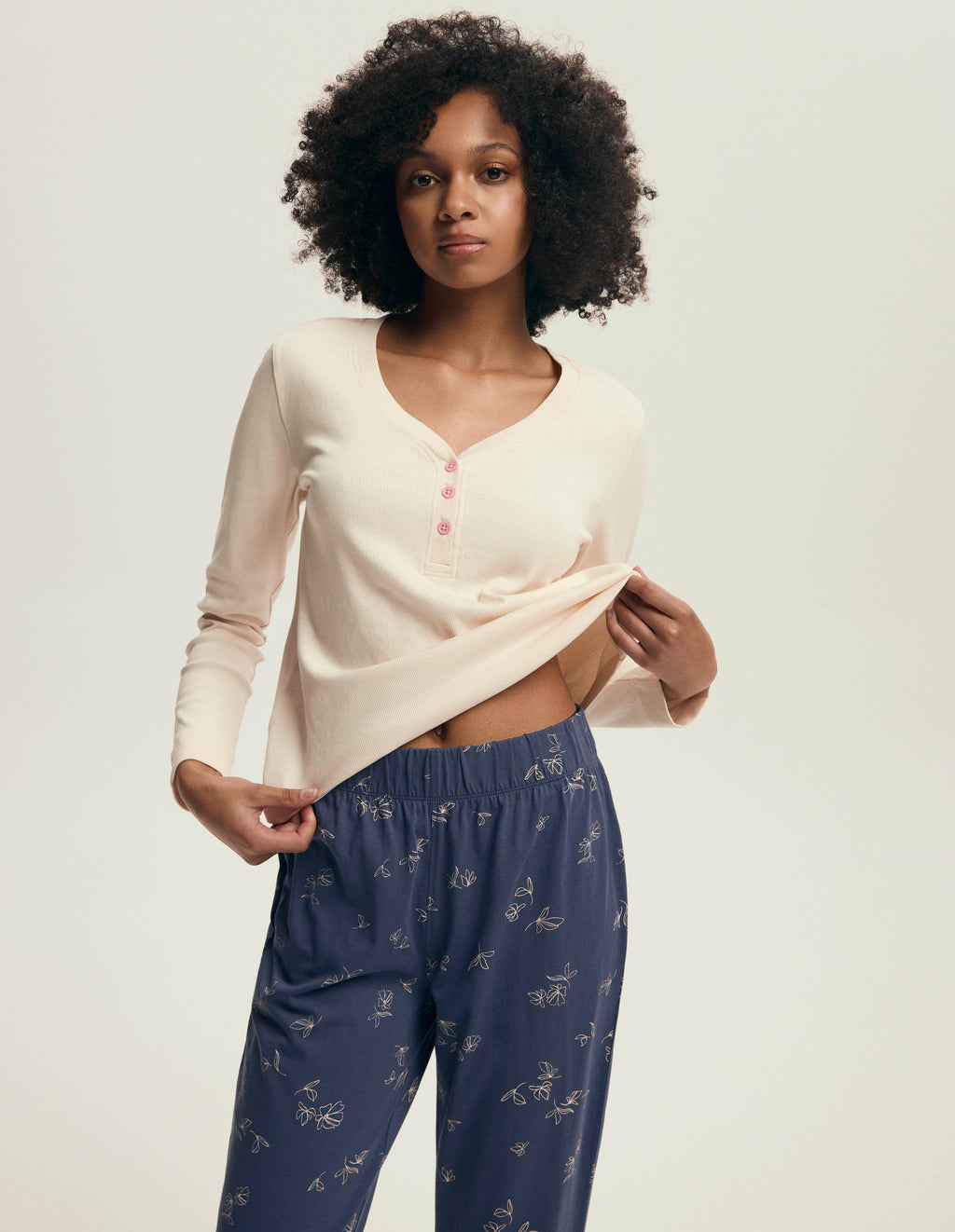 Pigiama donna in cotone di alta qualità collo botttini