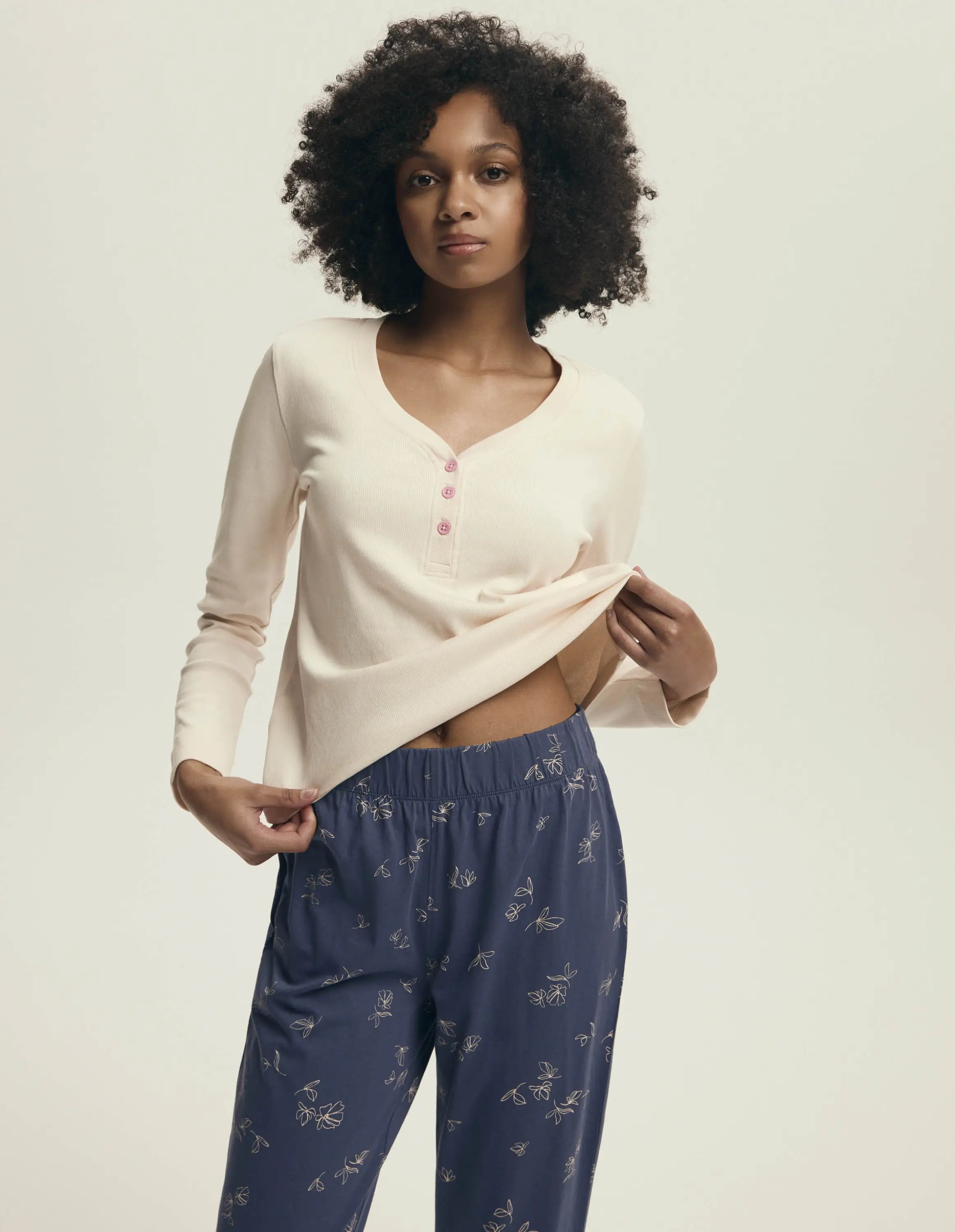 Pigiama donna in cotone di alta qualità collo botttini