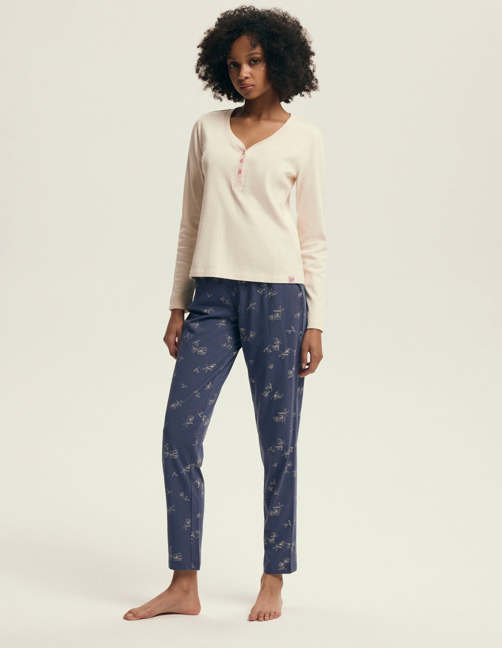 Pigiama donna in cotone di alta qualità collo botttini