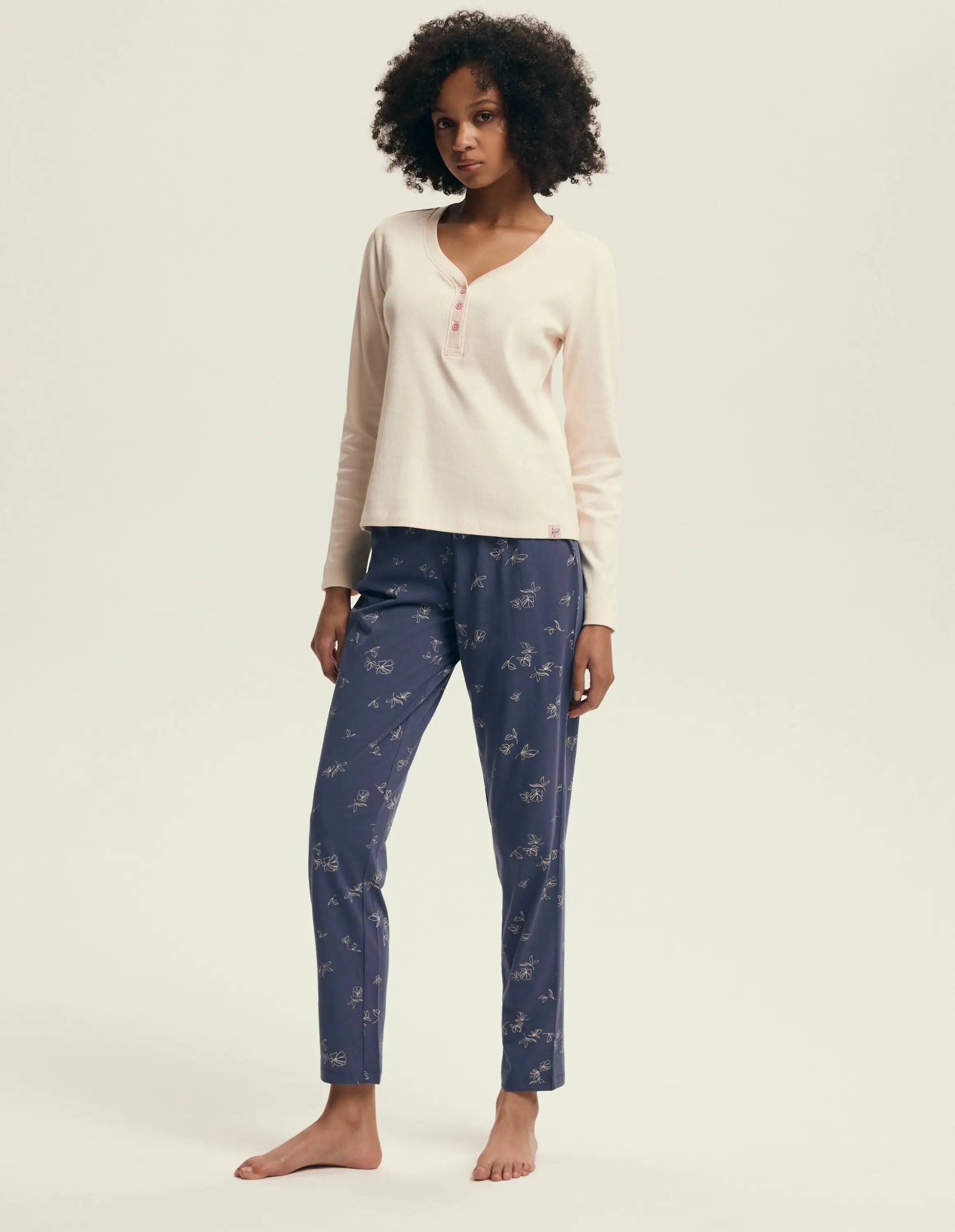 Pigiama donna in cotone di alta qualità collo botttini