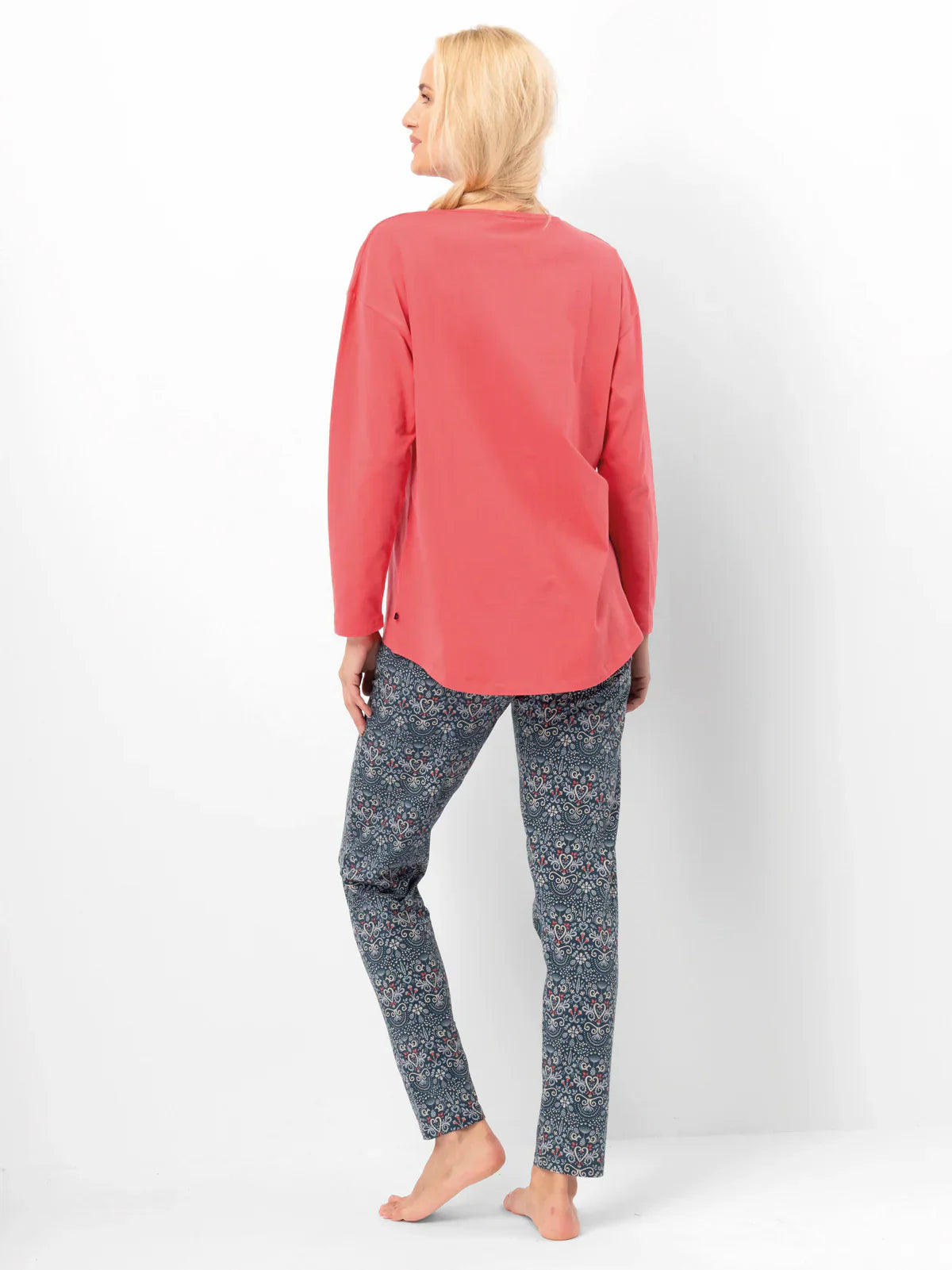 Pigiama donna in cotone elasticizzato con taglio moderno