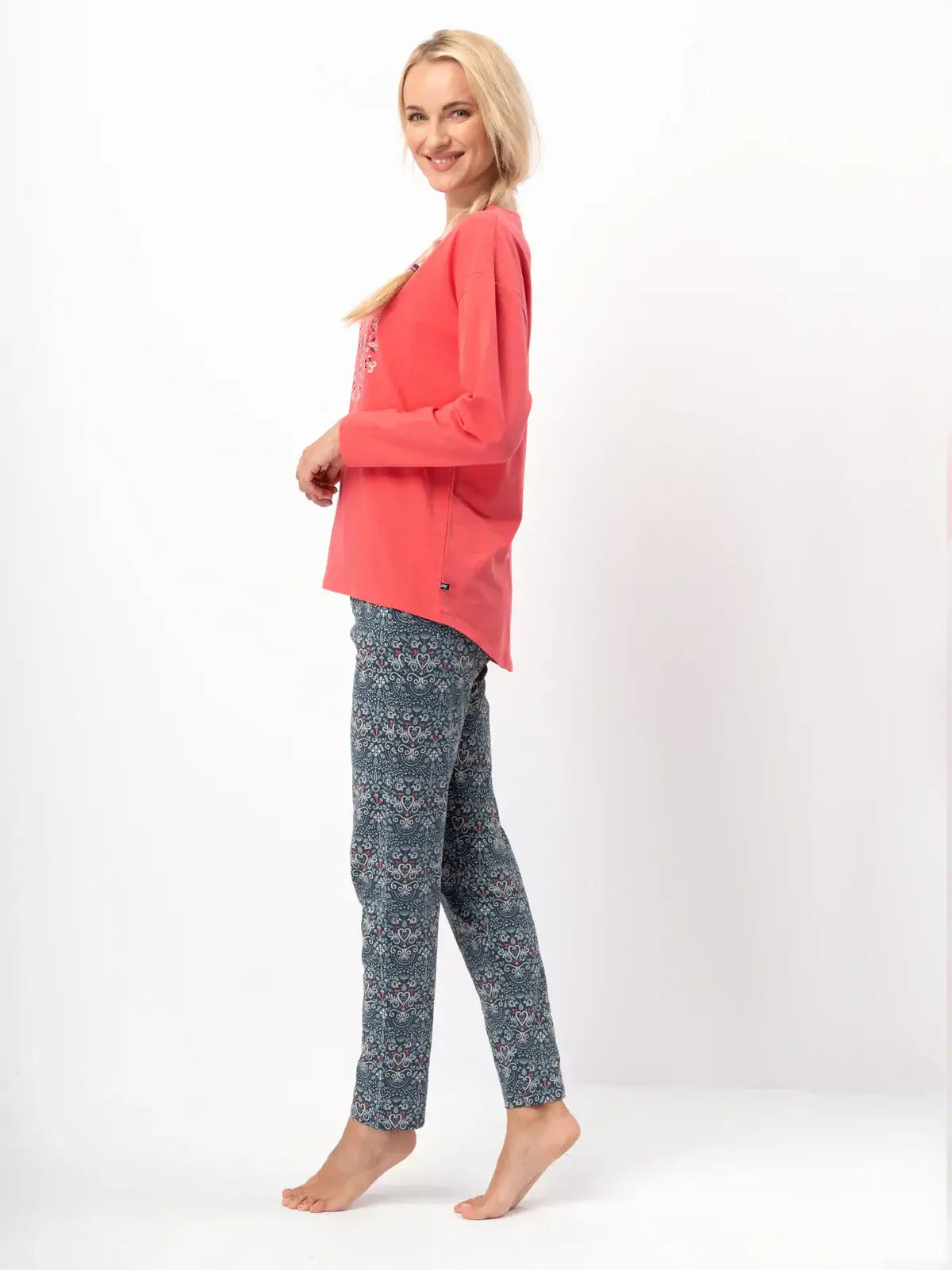 Pigiama donna in cotone elasticizzato con taglio moderno