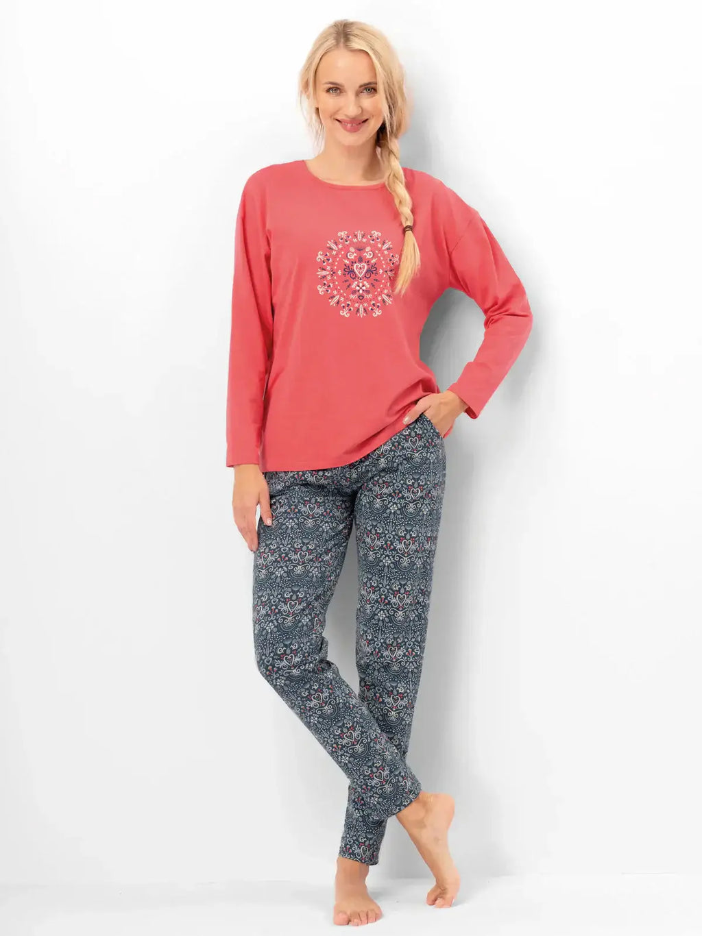 Pigiama donna in cotone elasticizzato con taglio moderno