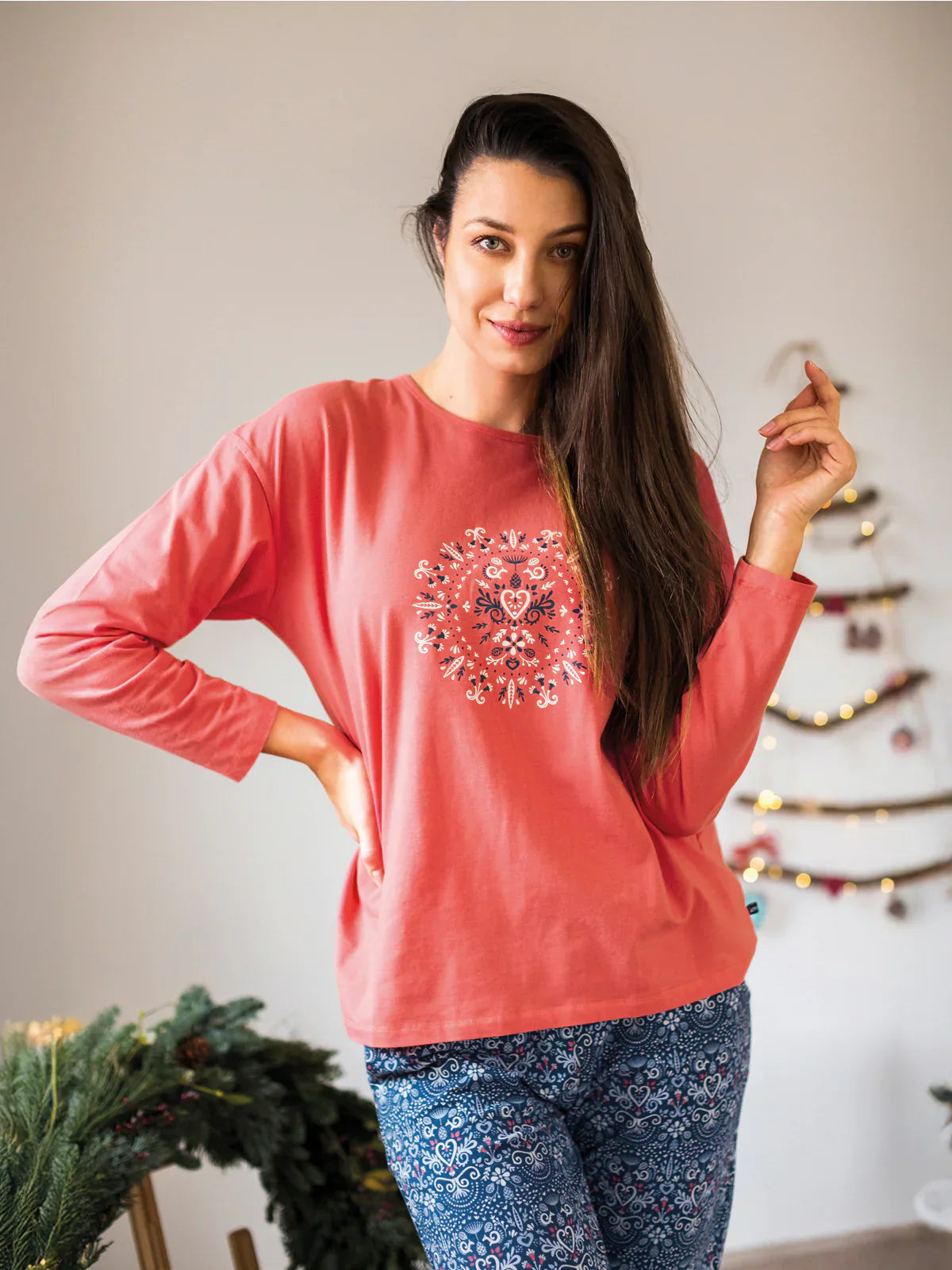 Pigiama donna in cotone elasticizzato con taglio moderno