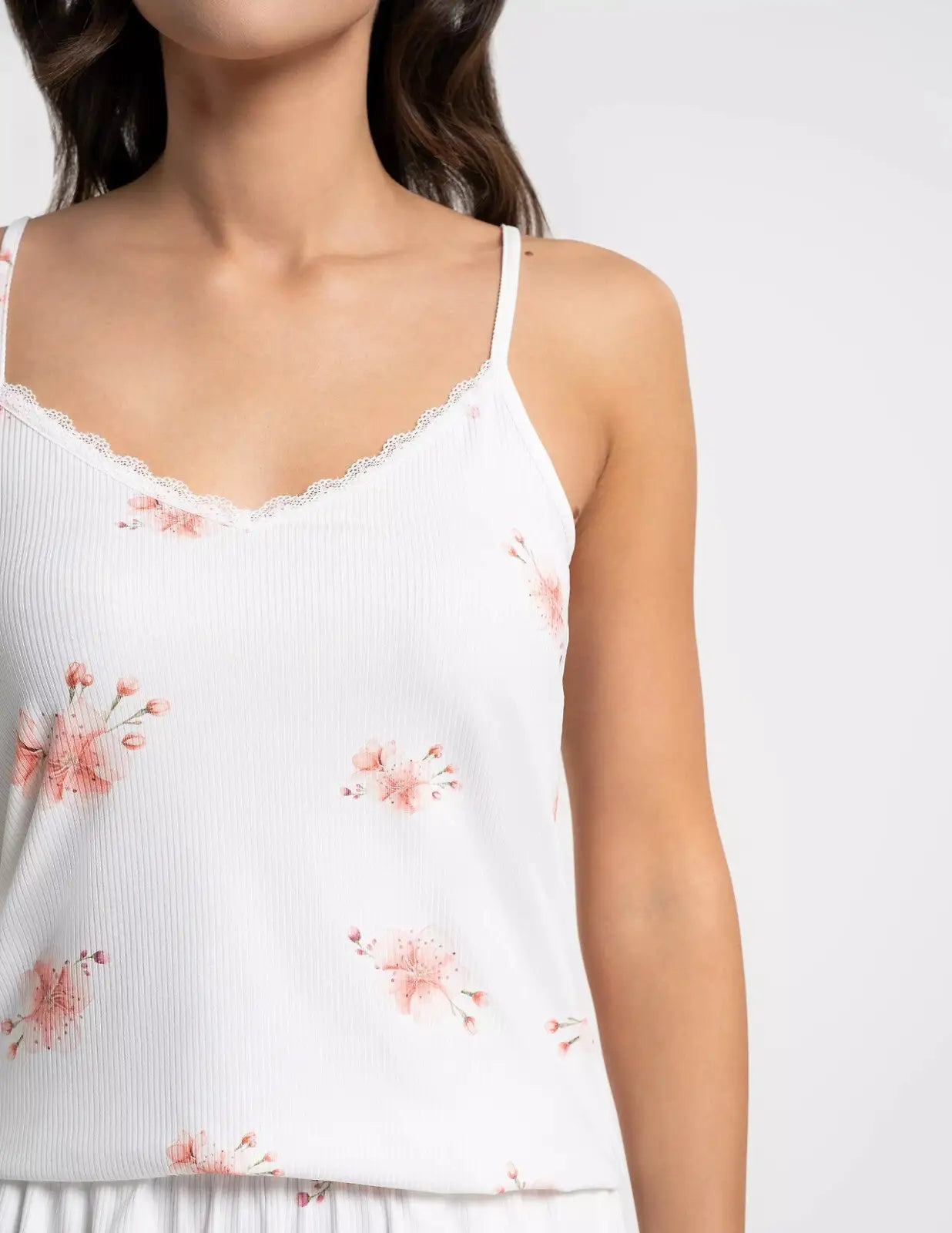 Pigiama da donna estivo – texture a costine e romantica