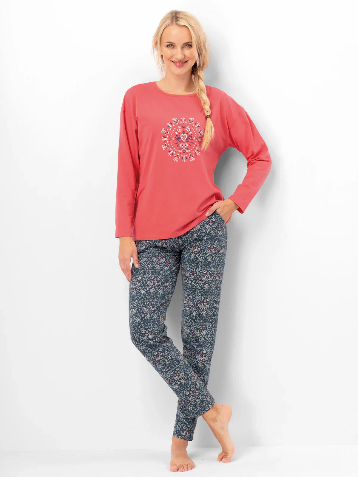 Pigiama donna in cotone elasticizzato con taglio moderno