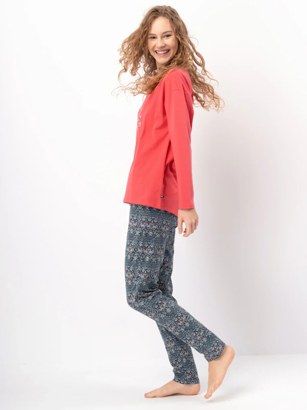 Pigiama donna in cotone elasticizzato con taglio moderno