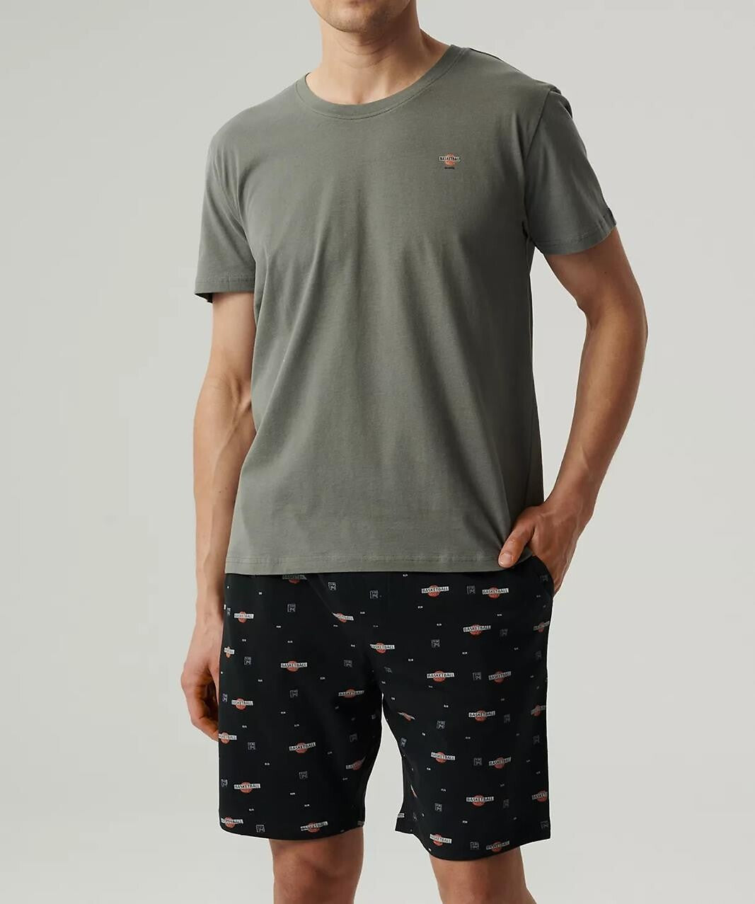 Pigiama da uomo realizzato in cotone di alta qualità