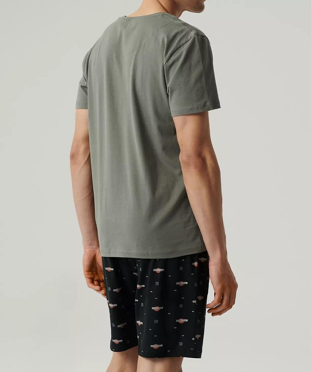 Pigiama da uomo realizzato in cotone di alta qualità