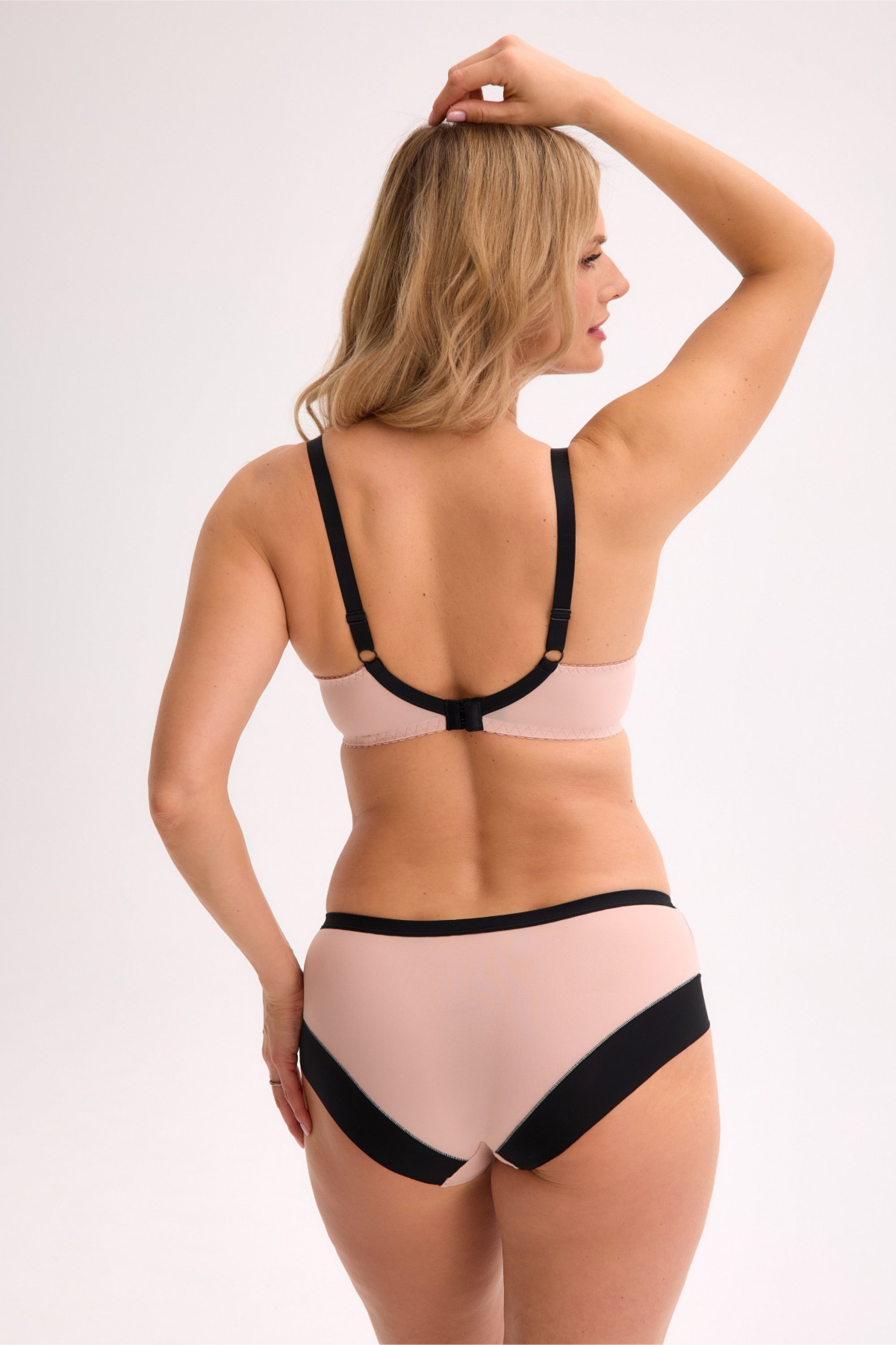 Reggiseno soft con ricami e tulle rina ivana coppe