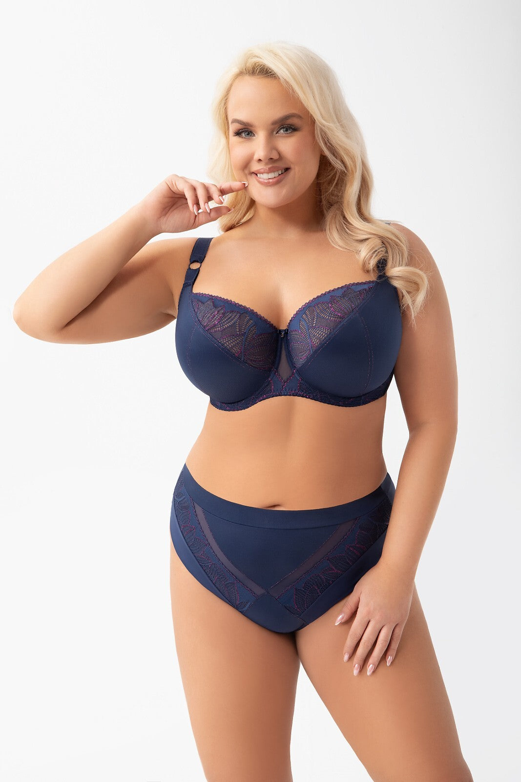 Slip brasiliano in microfibra con inserti in pizzo e lurex