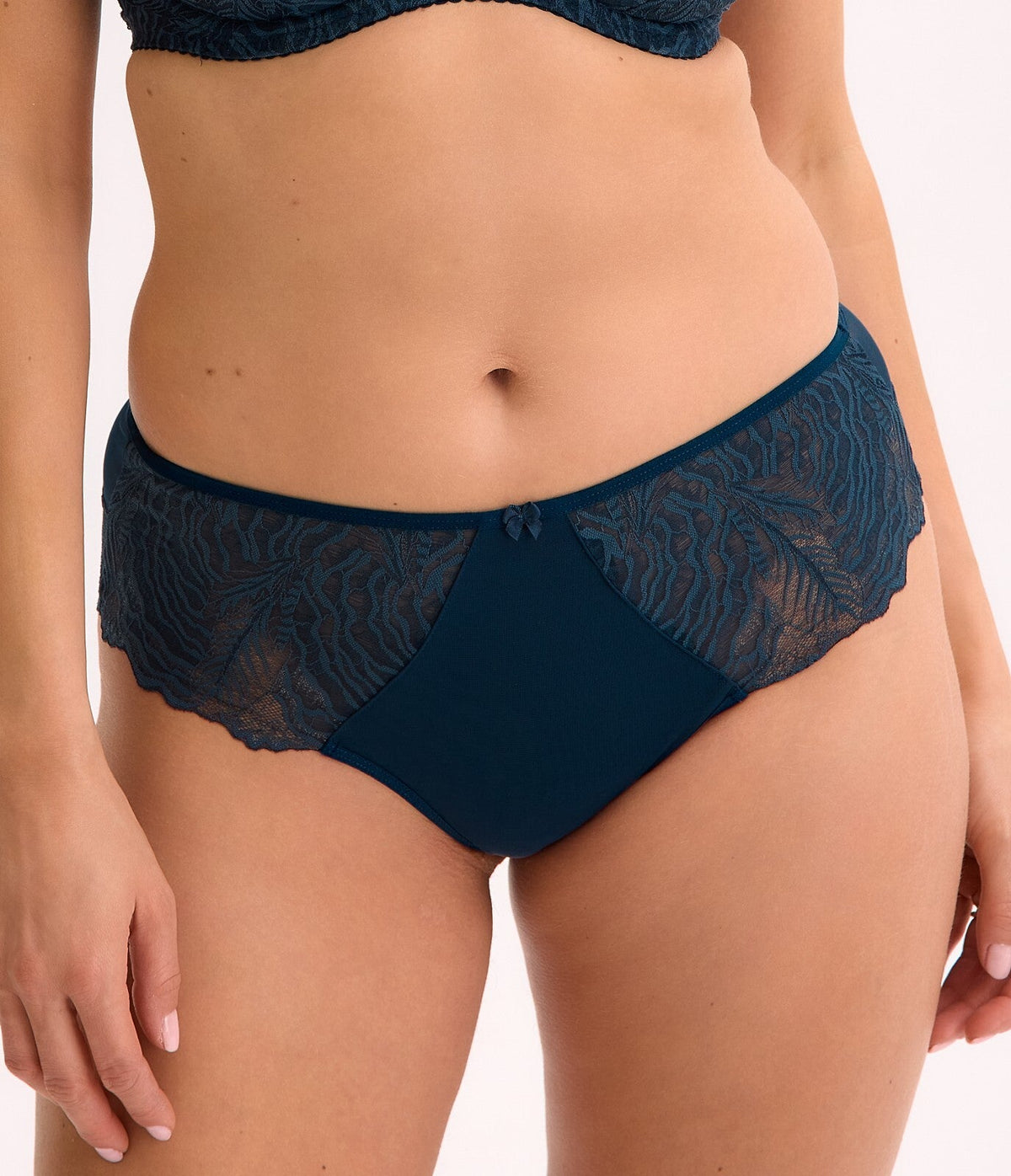Slip da donna brasiliano in pizzo isla jessia blu notte