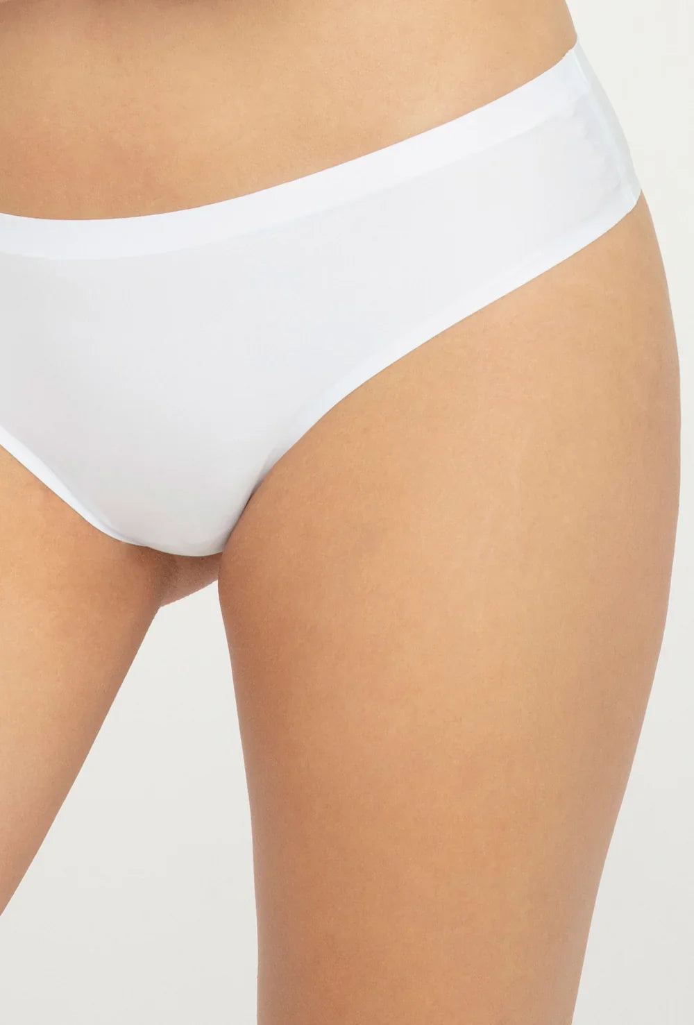 Slip donna brasiliano in microfibra senza cuciture ultra