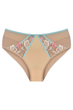 Slip nude con pizzo – eleganza invisibile e fascino
