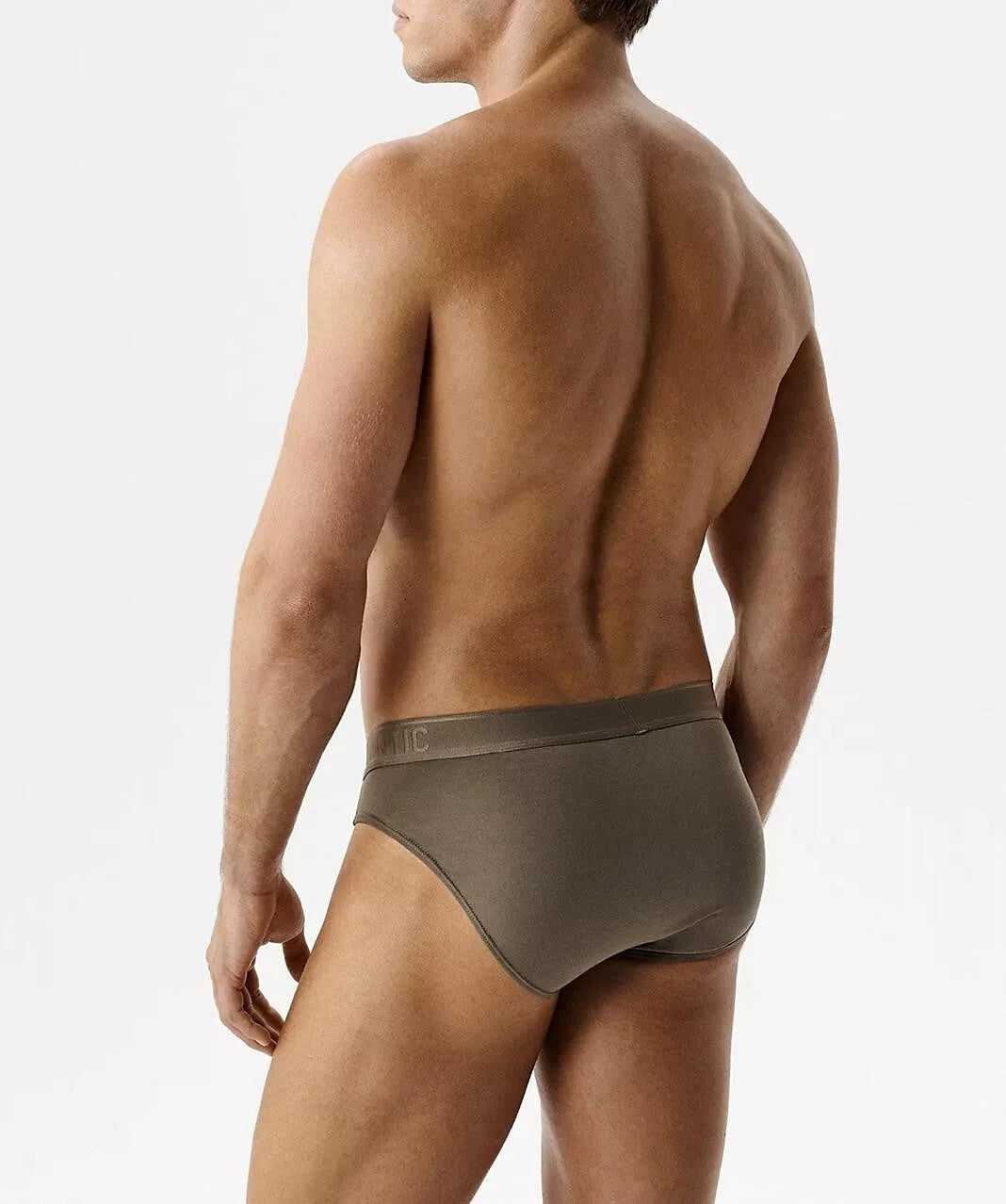 Slip sportivi da uomo – freschezza e leggerezza