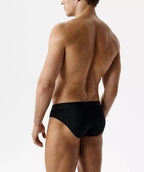 Slip sportivi da uomo – freschezza e leggerezza