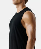 T-shirt smanicata uomo - funzionalità daily e stile casual
