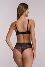 Vera | slip brasiliano in pizzo – sensualità ed eleganza